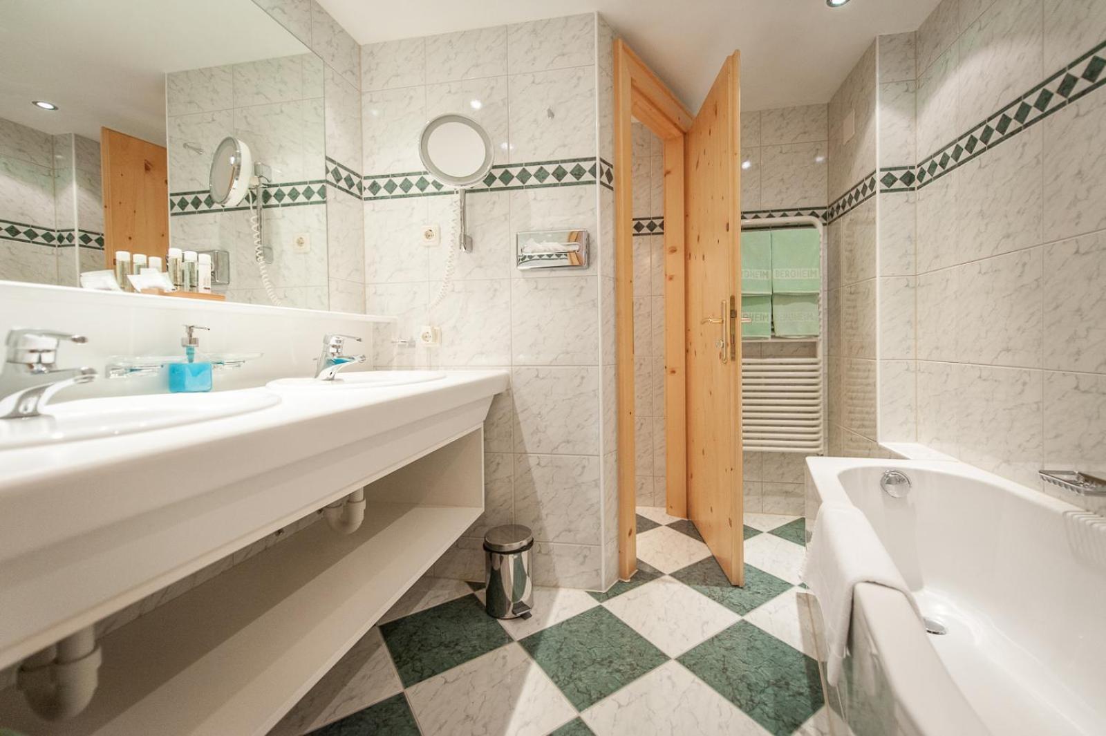 Quality Hosts Arlberg - Hotel Bergheim St Anton am Arlberg Eksteriør billede